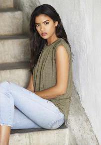 Bella & canvas luftig t-skjorta med uppkavlade ärmar