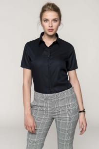 Kortärmad, överlägset strykfri, damskjorta