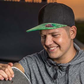 Result keps bronx glitter